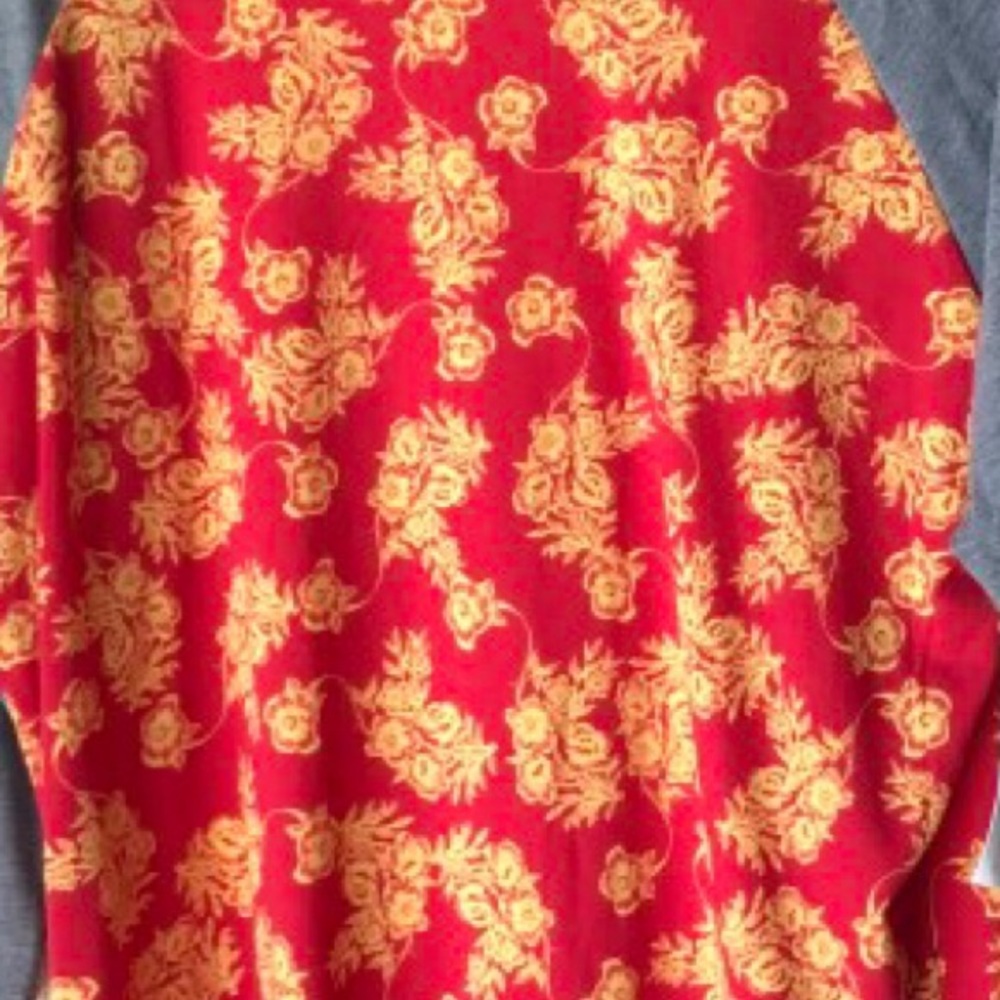 BNWT Lularoe Randy Tee - Picture 2 of 4